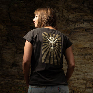 Wein T-Shirt für Damen der Marke Winecraft mit einem Korkenzieher-Print auf dem Rücken.