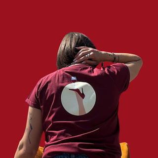 Weihnachtsgeschenk für Weinliebhaber: das Head over Heels for Wine T-Shirt mit Statement für Damen